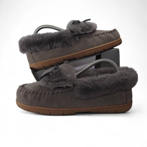 Lands' End Women's 8 Fluffy Lined Indoor Outdoor Moccasin Slippers Grey Suede - Picture 1 of 11